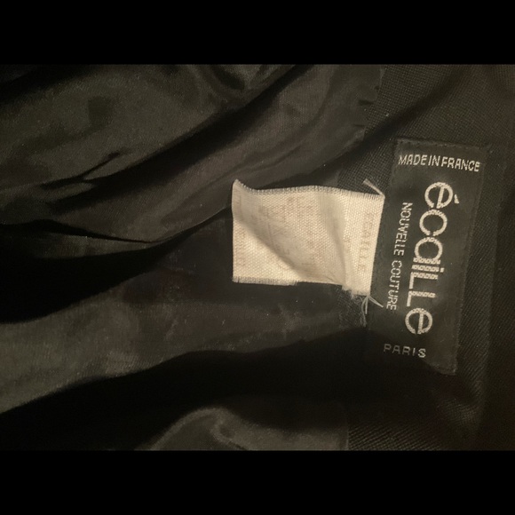 “ECAILLE” PARIS VINTAGE EMBROIDERED and BEJEWELLED BEADED BUTTON BLACK BLAZER. - Picture 14 of 16